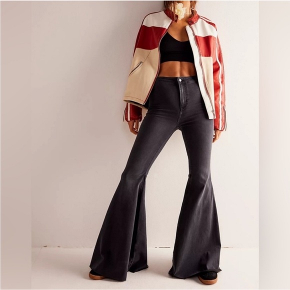 Free People We The Free Just Float on Super Flare Jeans Washed Black Raw Hem- 25 - Picture 3 of 14